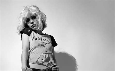 Debbie Harry : The Punk Centerfold Photos (1976)